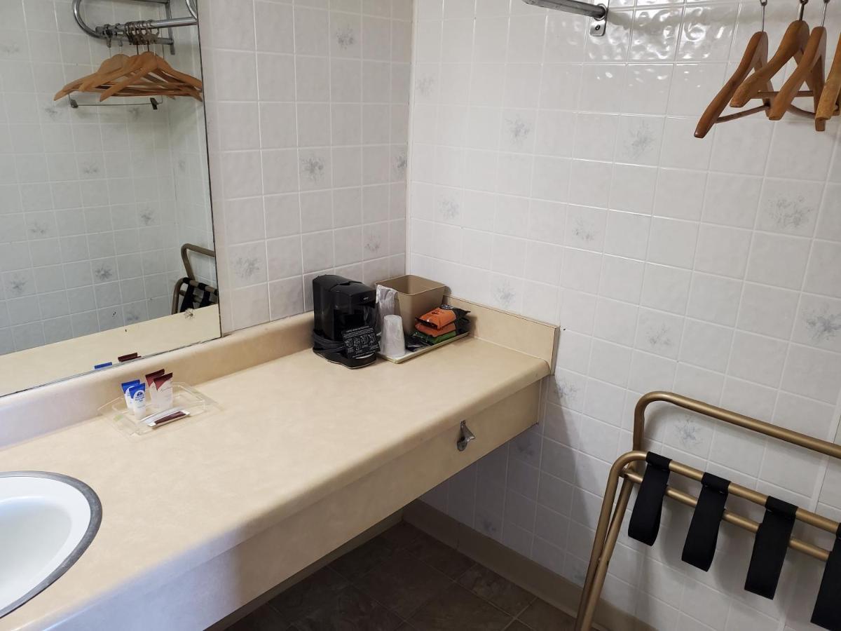 Norton Brooks Motel מראה חיצוני תמונה